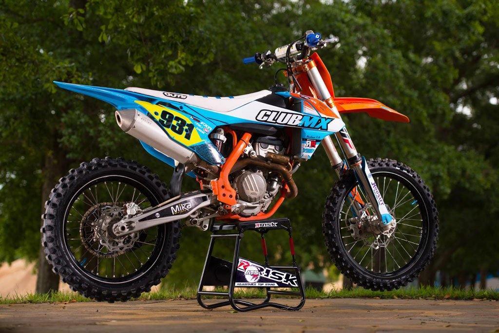 Why Should You Use a Dirt Bike Stand? - Risk Racing